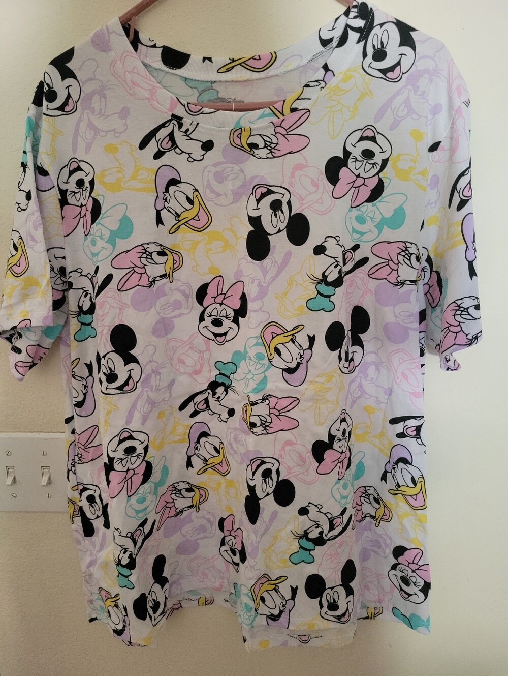 Disney and Friend Pastel Mickey & Friends Short Sleeve Top - White/Pastel